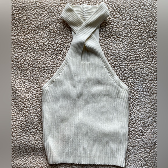 NWOT- Fashion Crop- Halter Twist Crop Top, SIZE: S - Picture 2 of 5